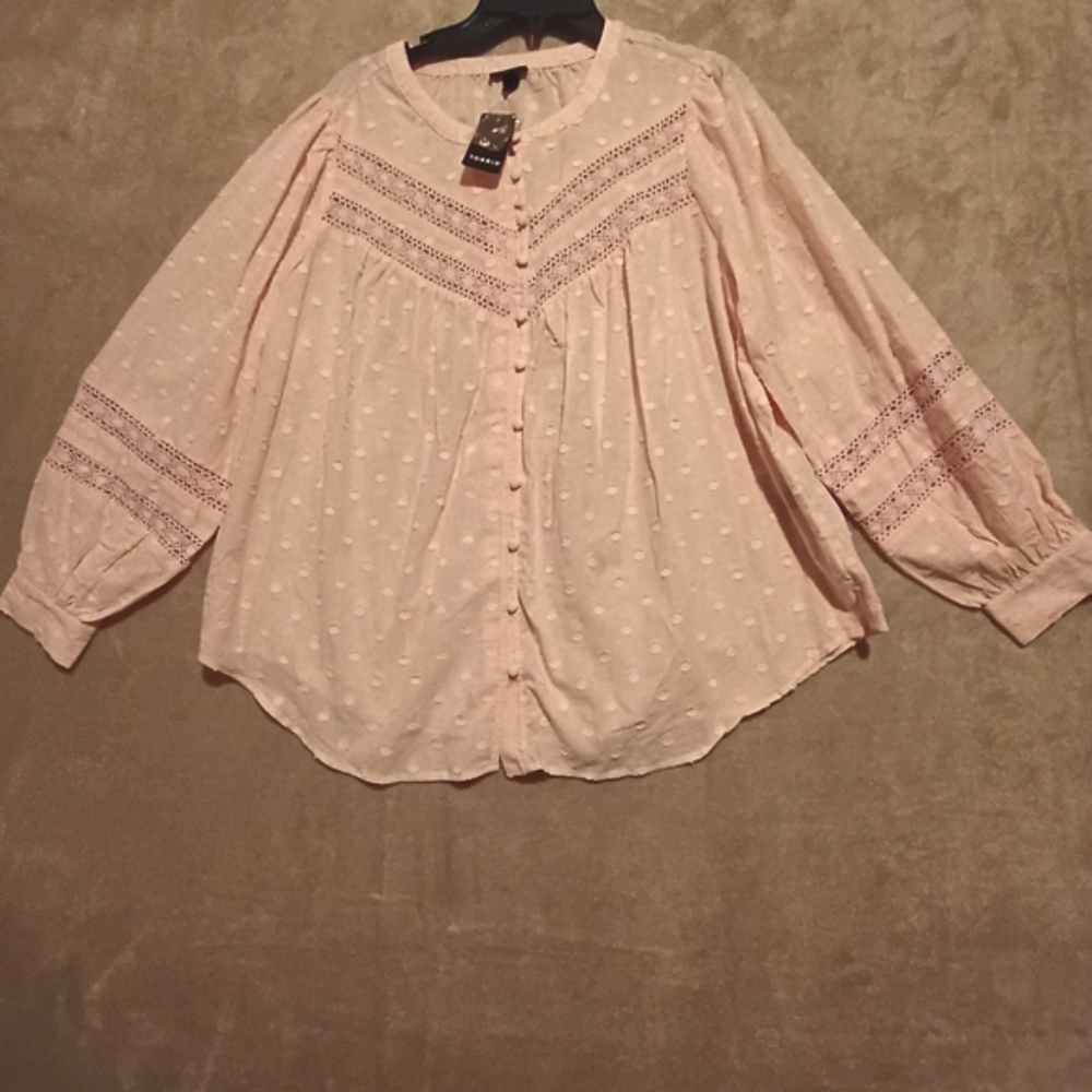 Torrid. Plus  Pink Cotton Clip Dot Lace Trim Long Sleeve Button Up Top Size 1X